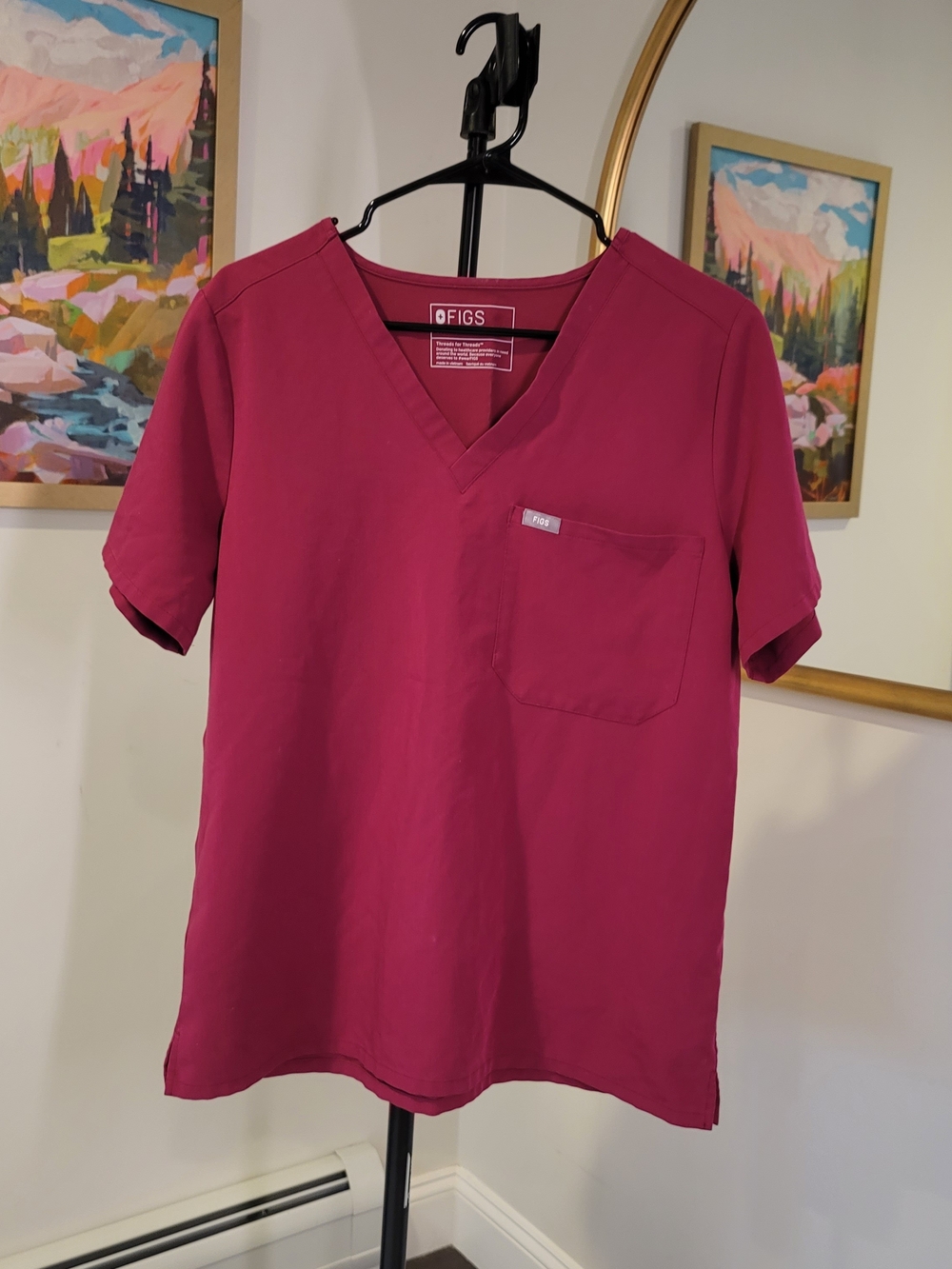 FIGS Catarina Classic Fit One Pocket Scrub Top Burgundy Women's Size L